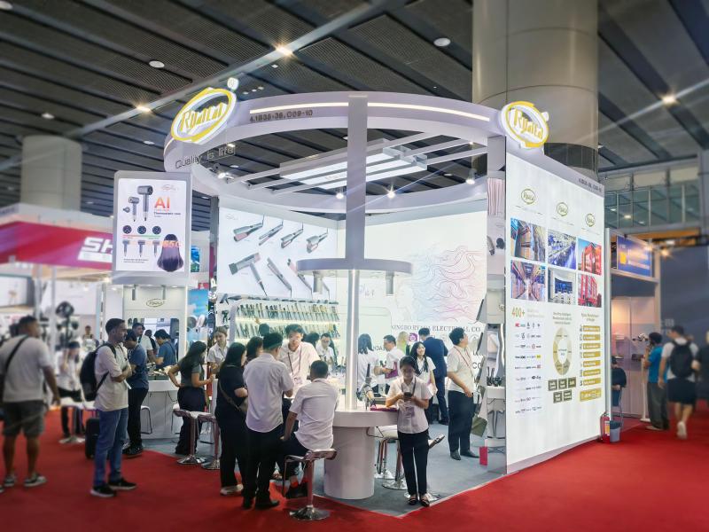 宁波瑞卡电器有限公司的第136届获奖广交会展位设计搭建图片