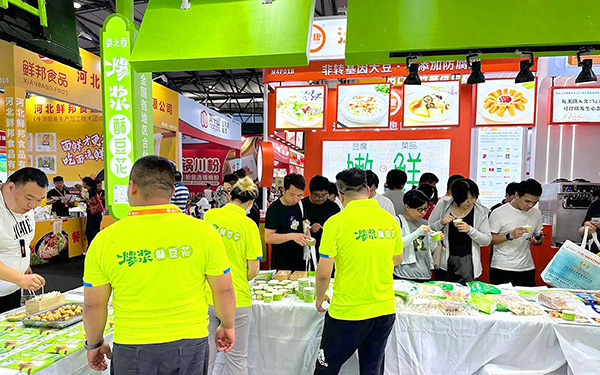 食品展台设计搭建中的现场试吃区有什么作用？