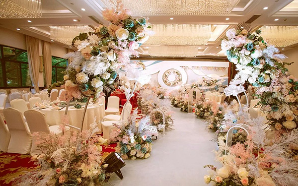 婚博会展位设计秘籍：如何营造浪漫温馨氛围？