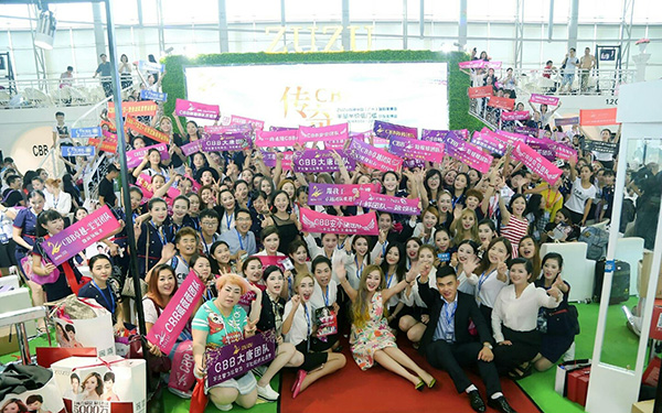 如何在美博会中吸引千人打卡？展台搭建商为您揭秘