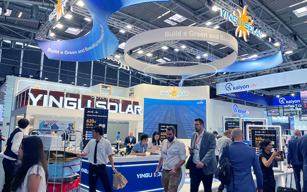 如何根据展会设计搭建行业的特点选择合适的色温？