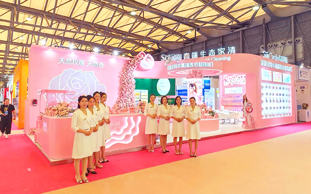 美博会展台设计策略：5招粉色玫瑰元素打造记忆点